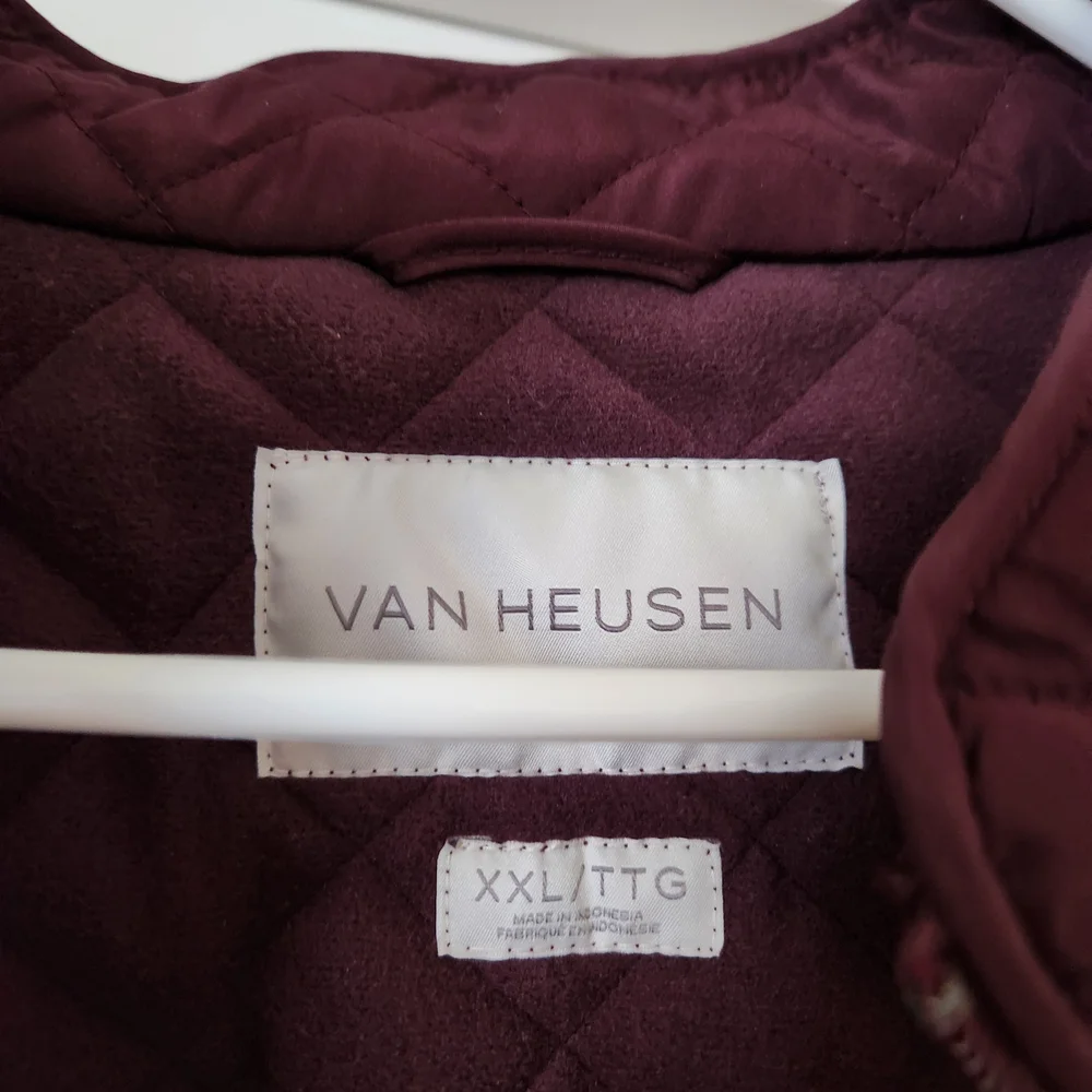 Van Heusen Women's Quilted Vest - Burgundy - Picture 2 of 4